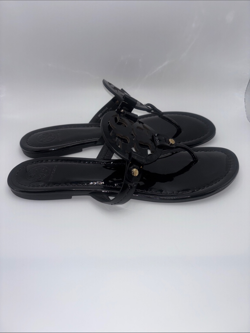 Tory Burch Miller Black Patent Logo Thong Sandals - Picture 9 of 9